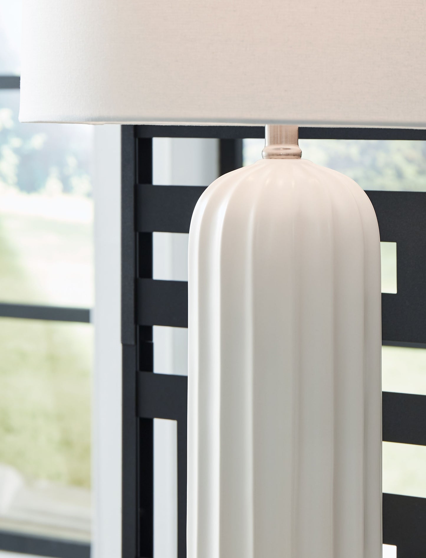 Clarkland - Ceramic Table Lamp (Set of 2) - White