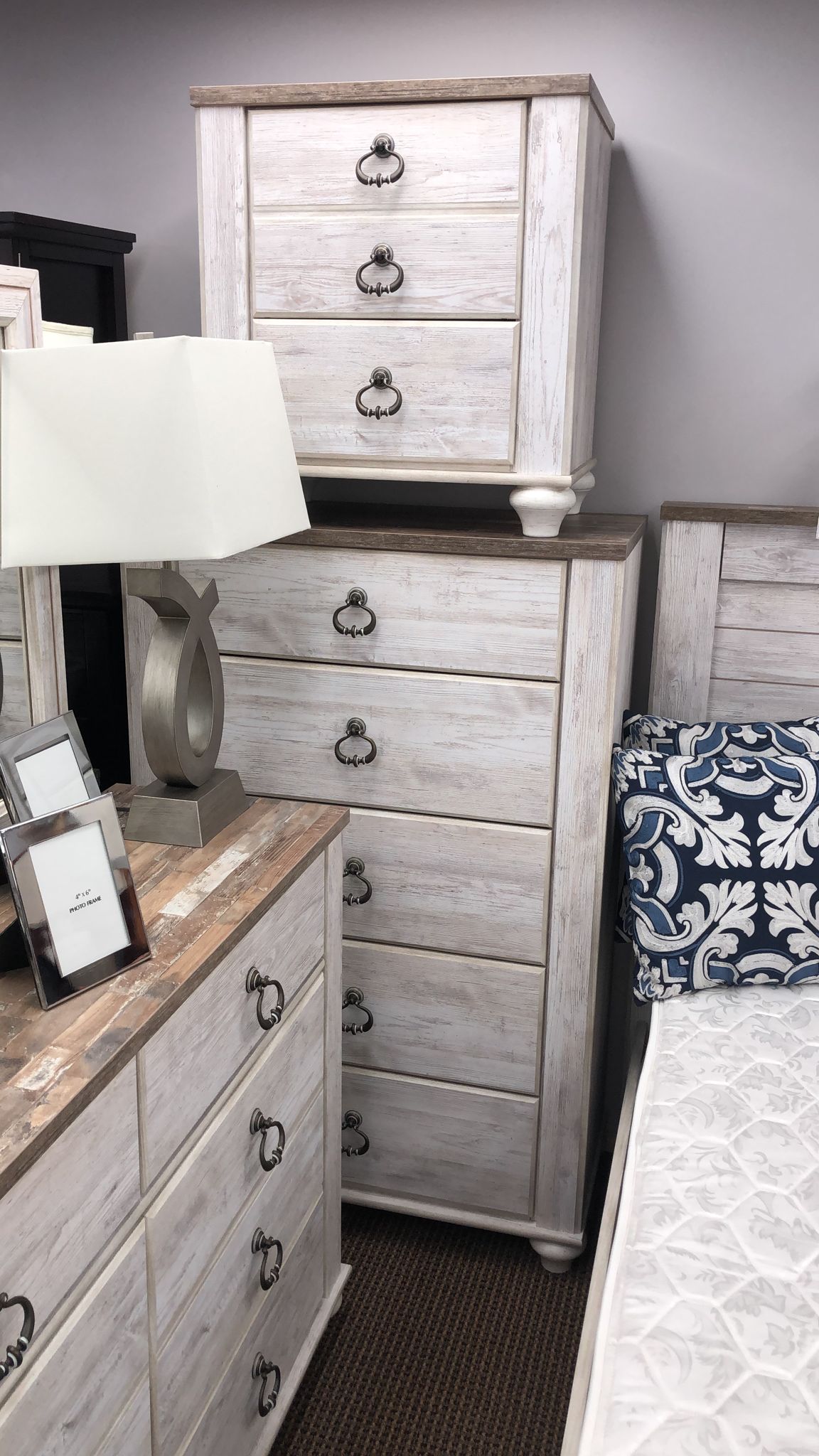 7Pc Whitewash Bedroom Set - Floor Sample