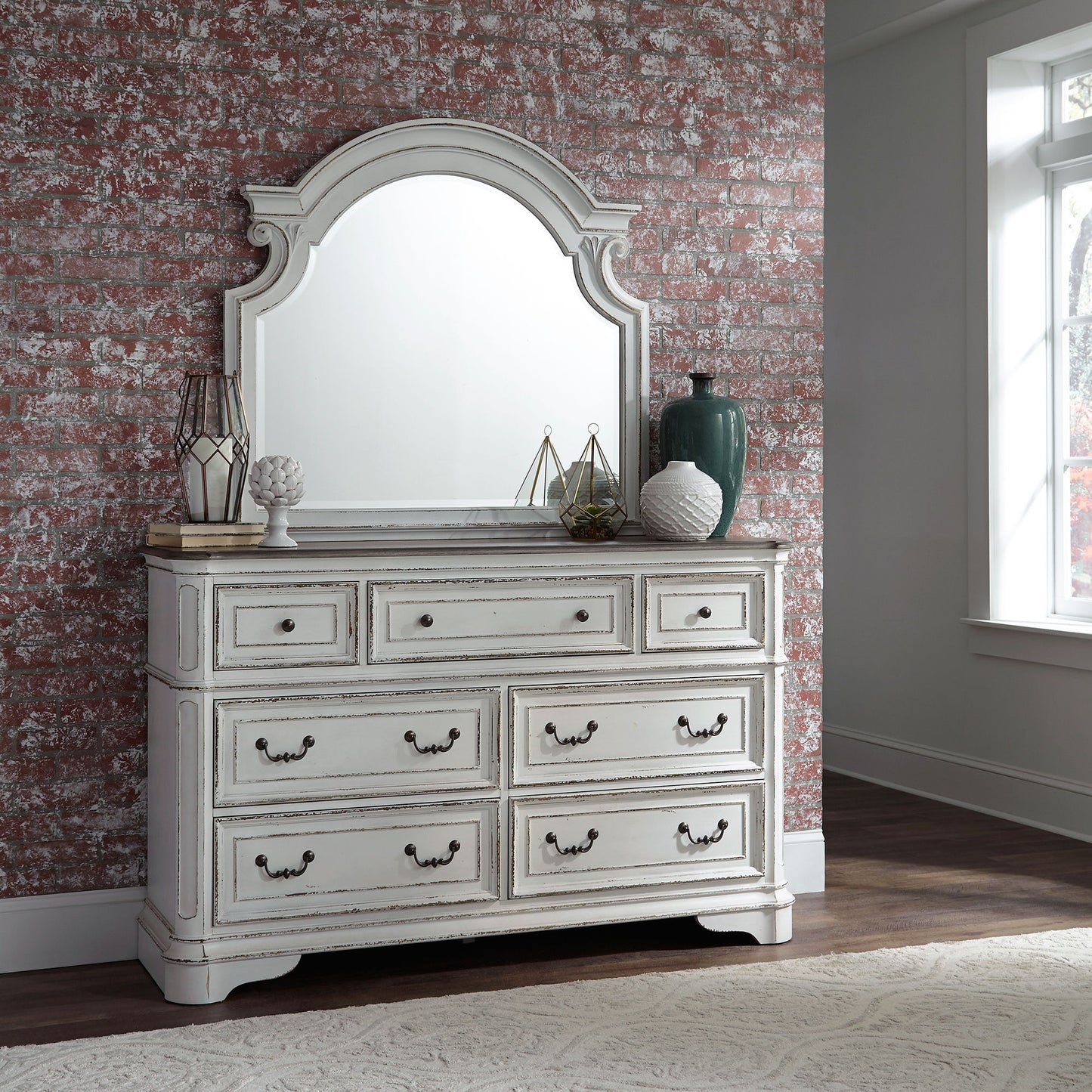 Magnolia Manor - Sleigh Bedroom Set