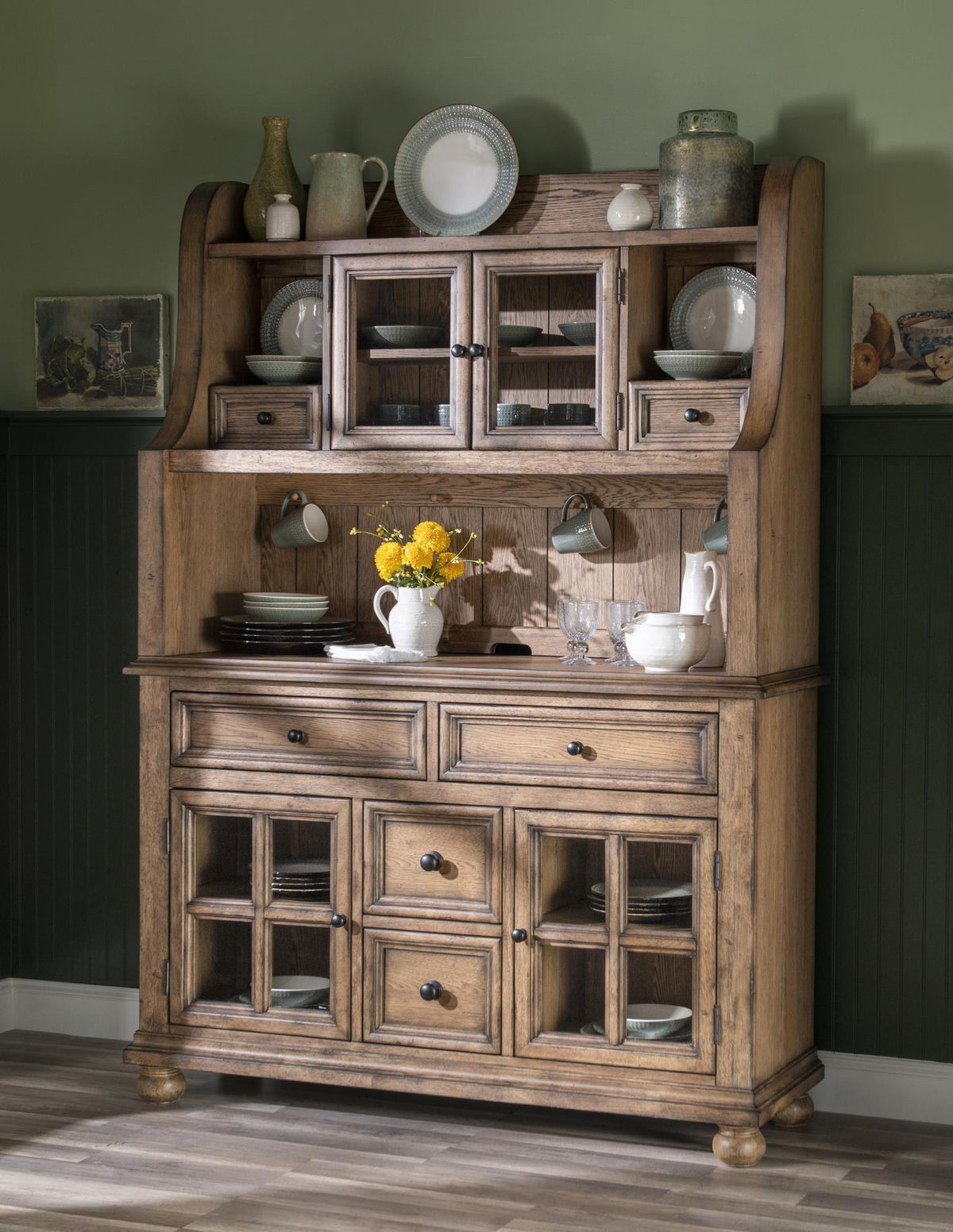 Vintage Market - Hutch - Barnwood Oak
