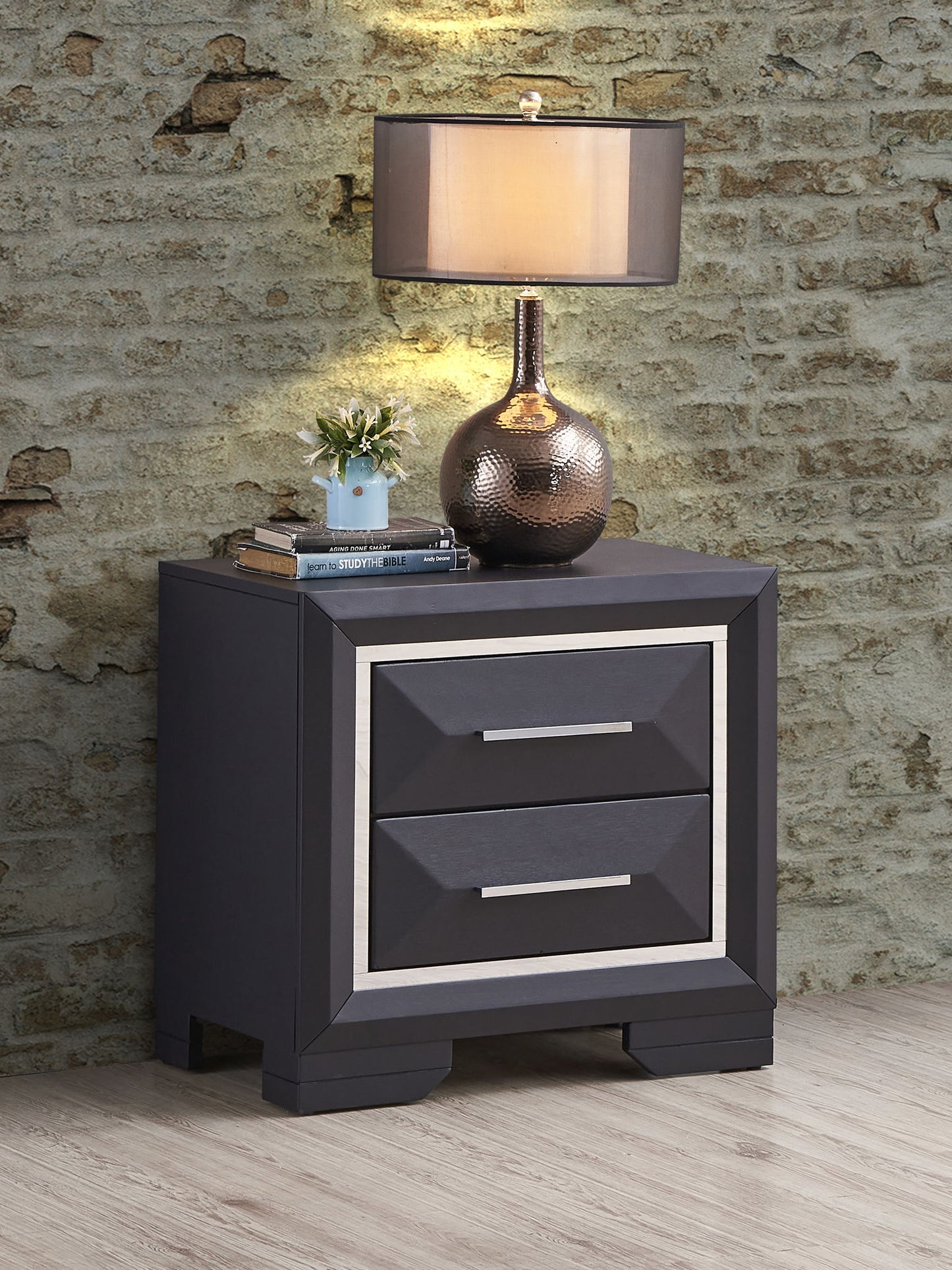 Liverpool - Nightstand - Black