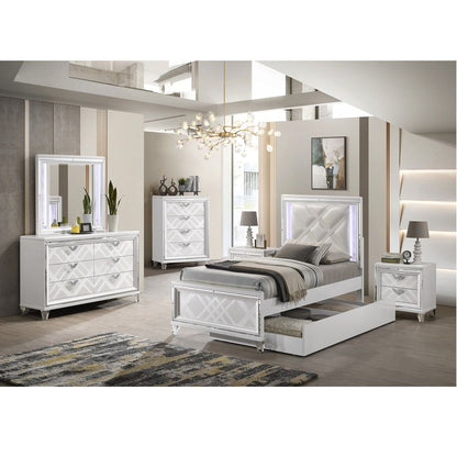 Skylar - Accent Dresser - White