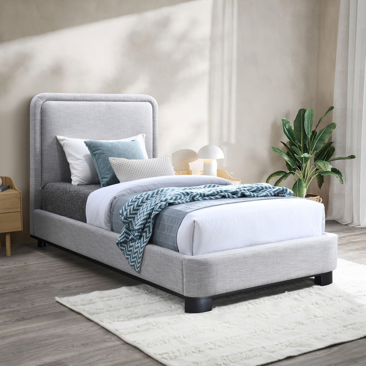 Nolita - Bed With Black Base