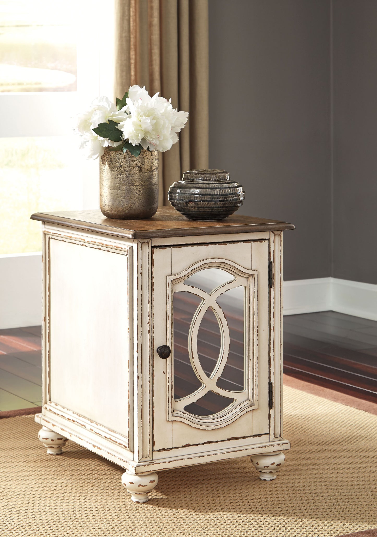 Realyn - White / Brown - Chair Side End Table - Insert Mirror