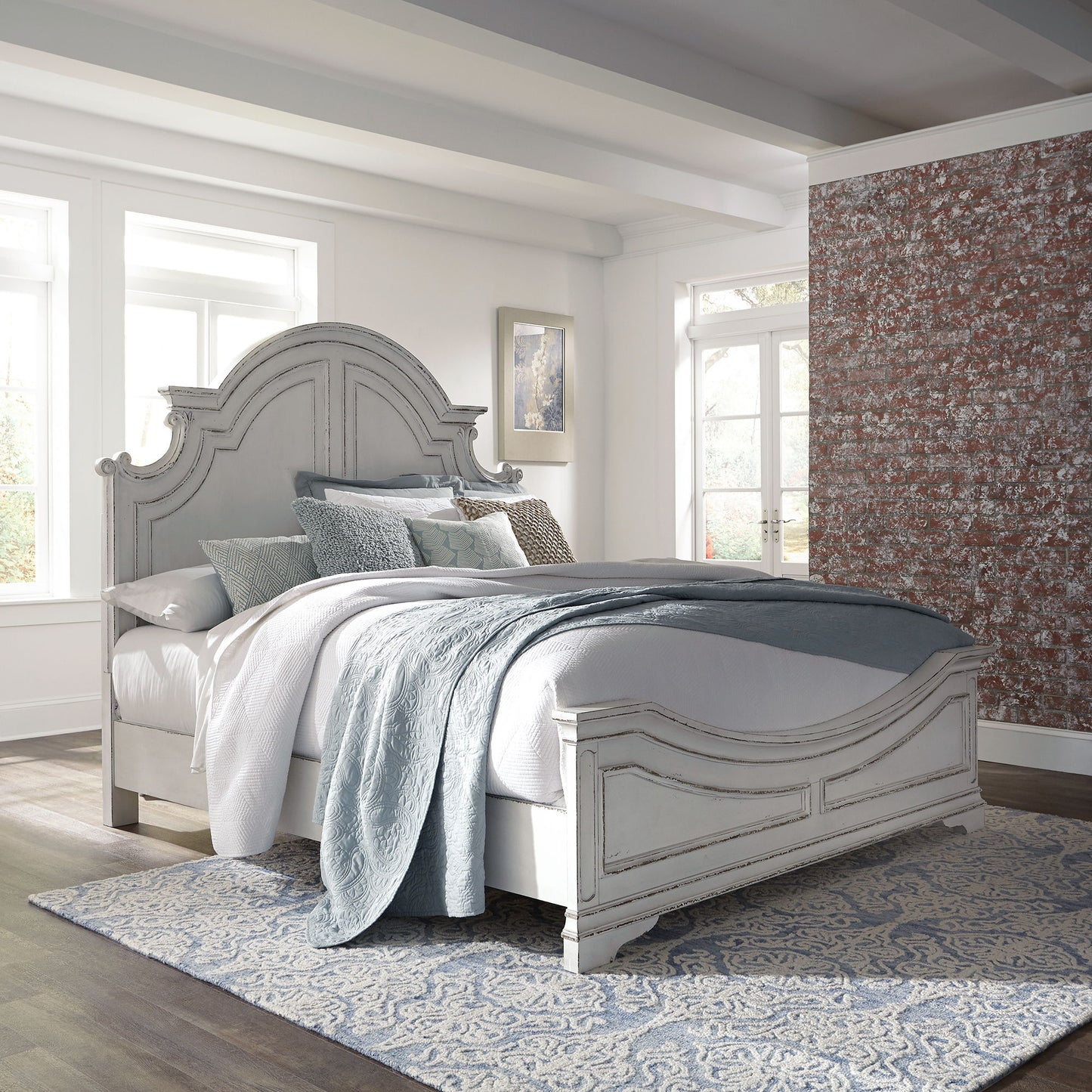 Magnolia Manor - Panel Bed