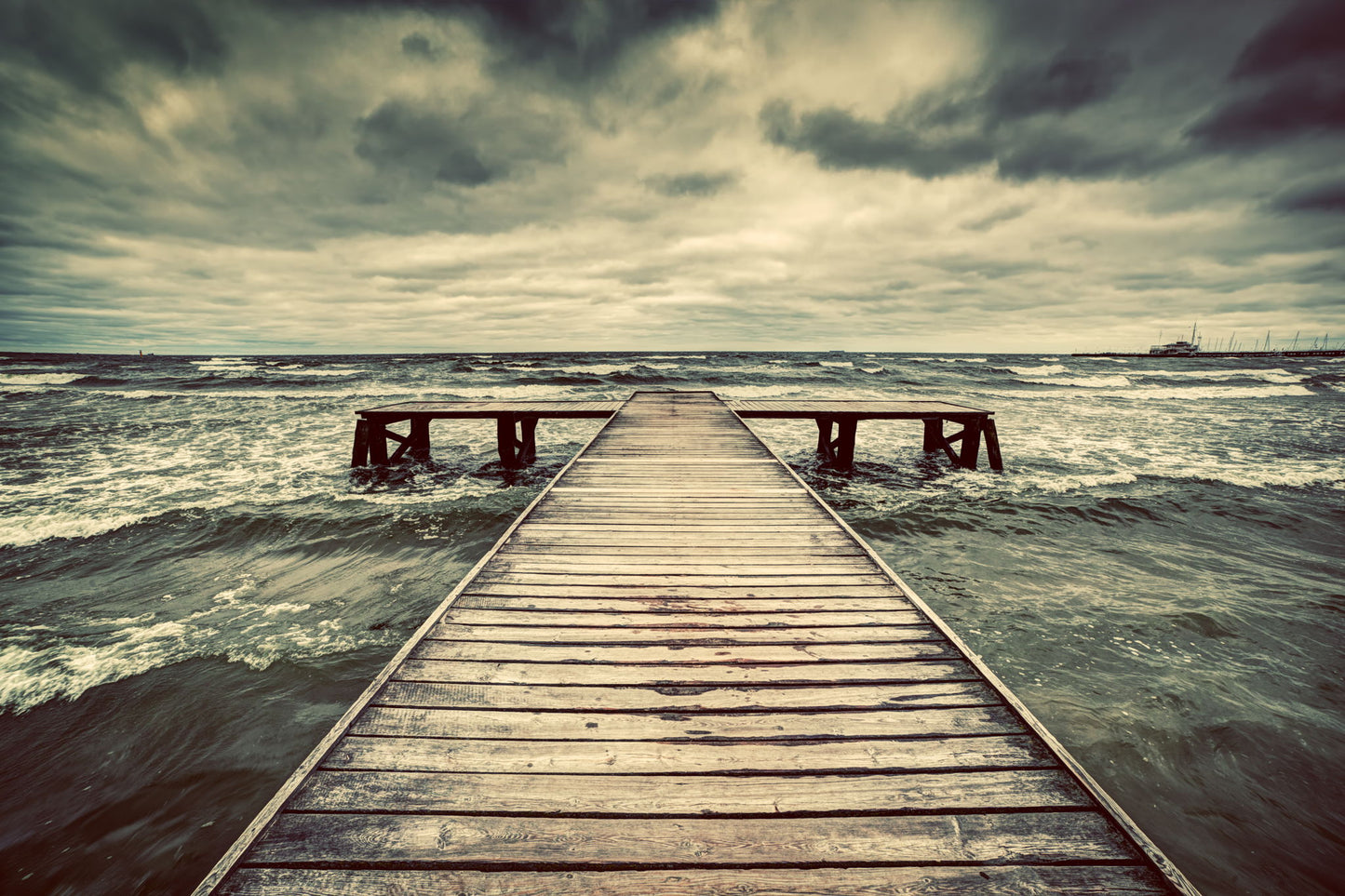 Framed Small - Cloudy Pier - Beige